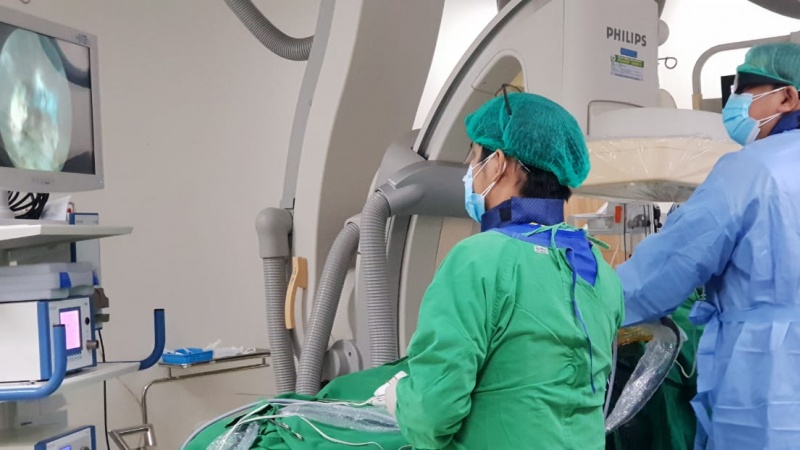 Pengobatan saraf terjepit dengan PELD di surabaya spine clinic